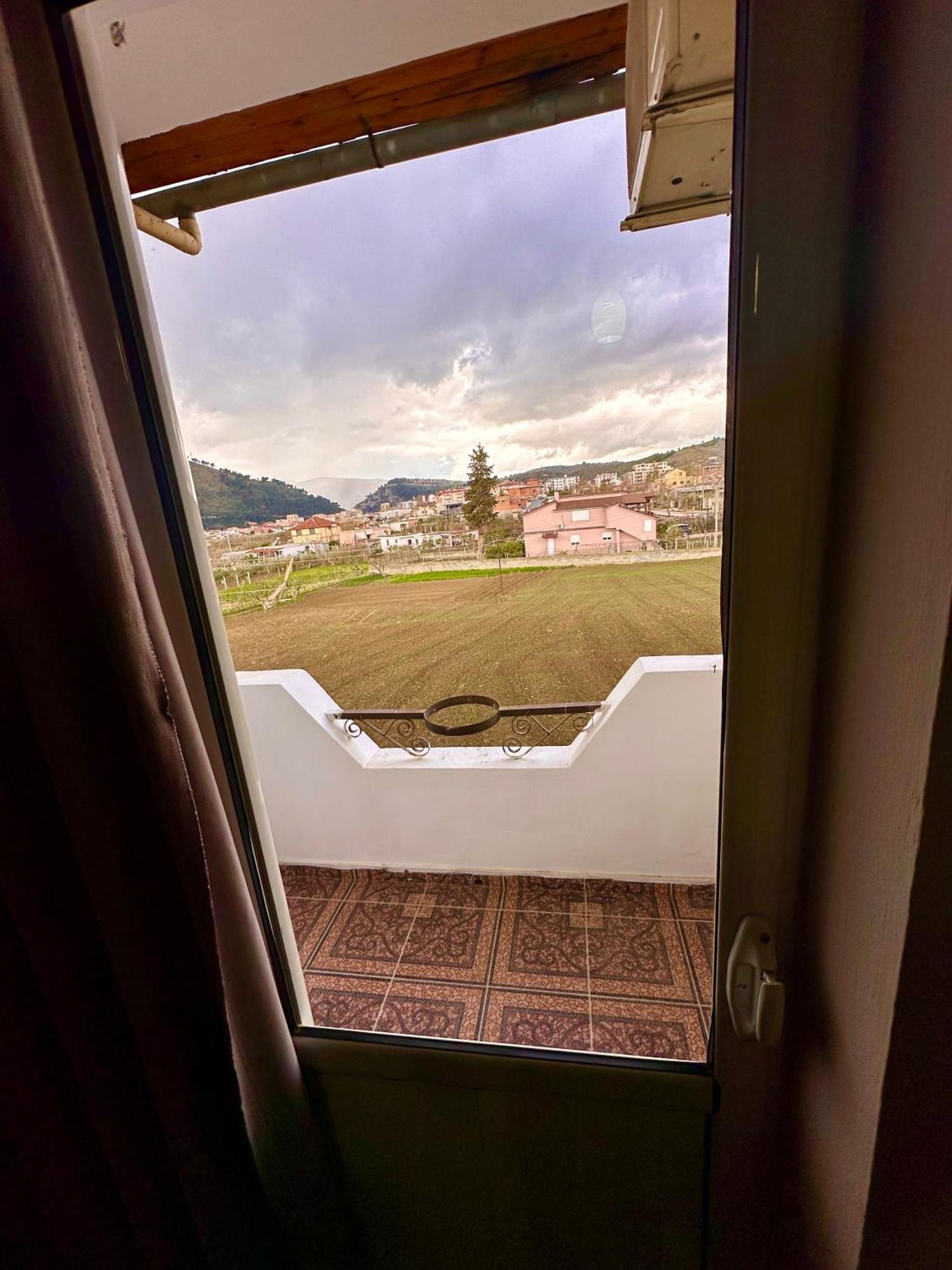 Hotel Belind Берат Екстериор снимка