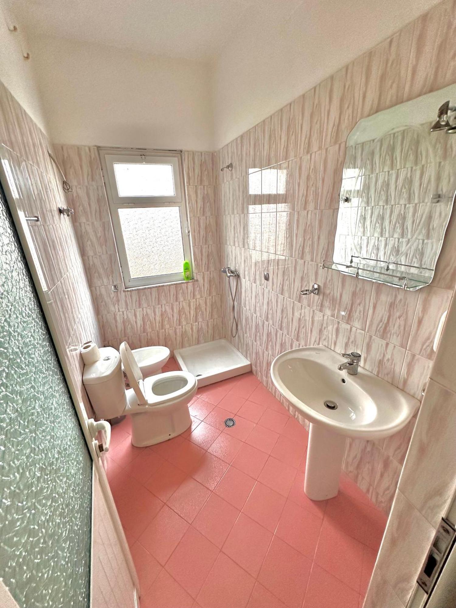 Hotel Belind Берат Екстериор снимка