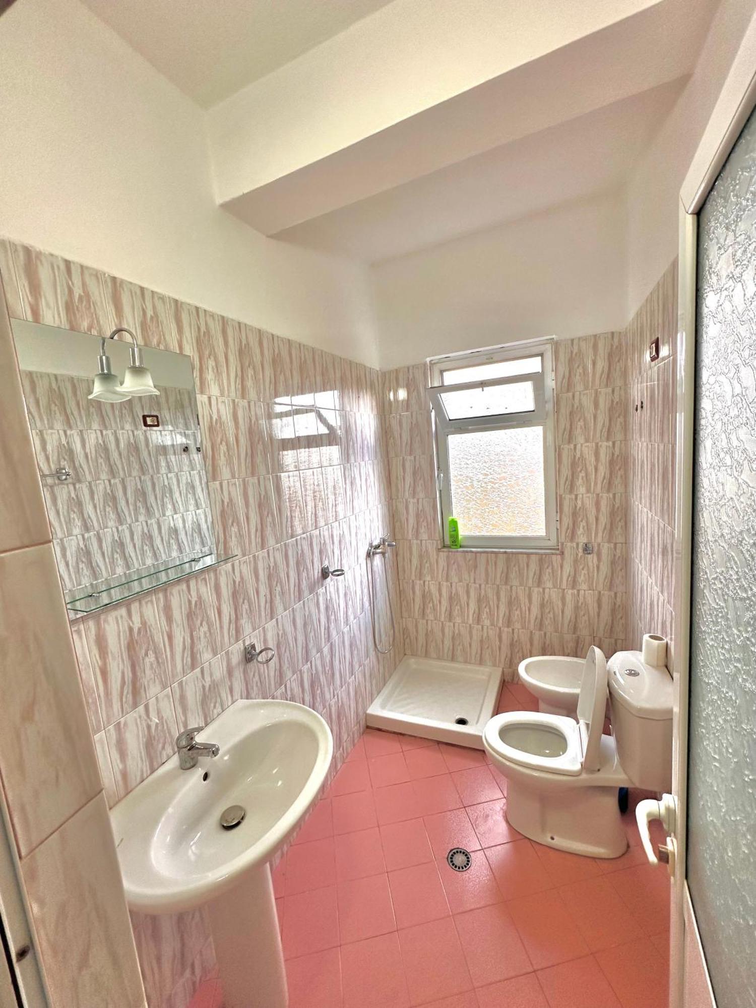 Hotel Belind Берат Екстериор снимка