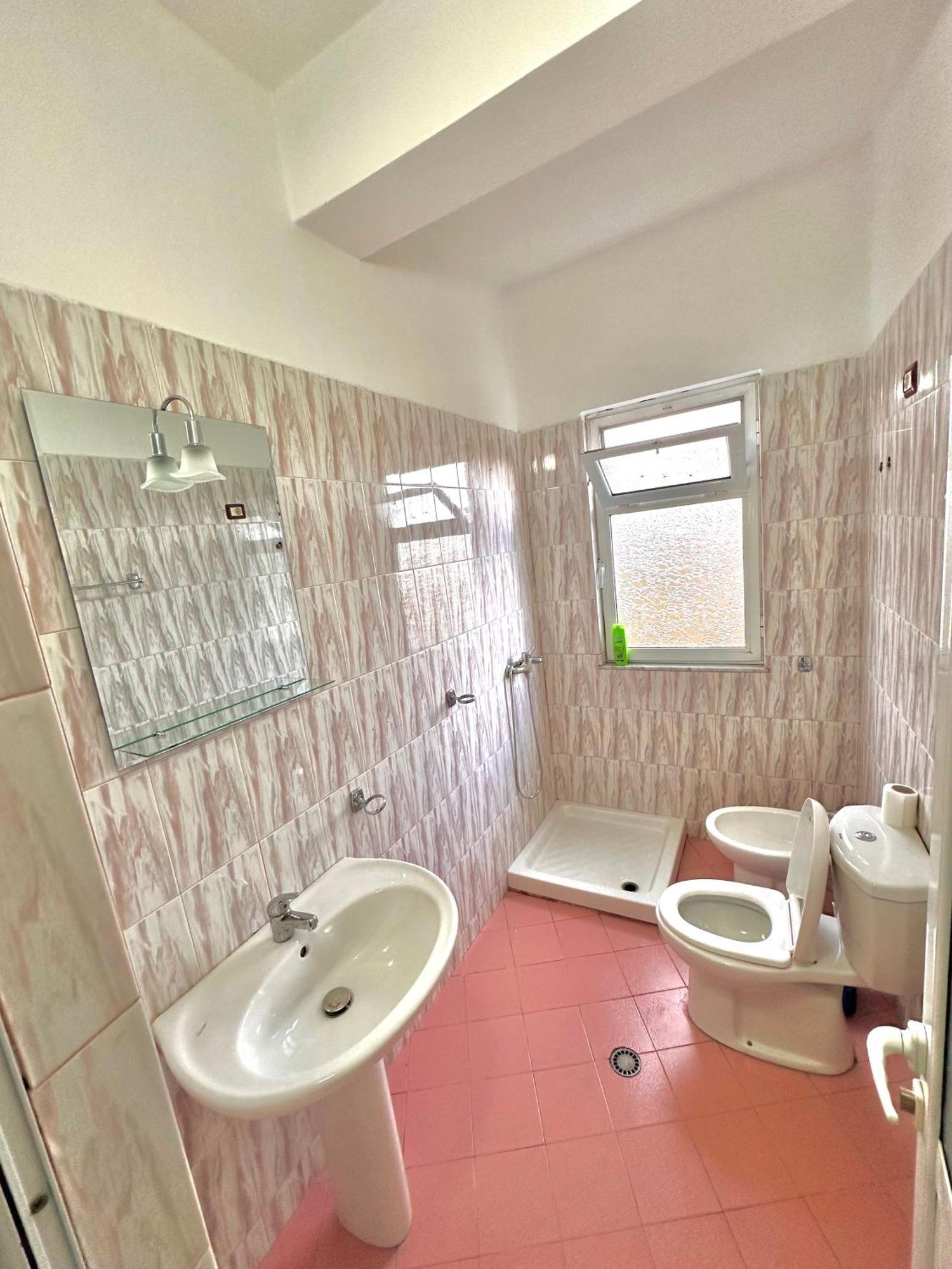 Hotel Belind Берат Екстериор снимка